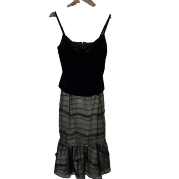 Adrianna Papell Dresses & Skirts - NWT Adrianna Papell Velvet/Satin Evening Dress Size 10